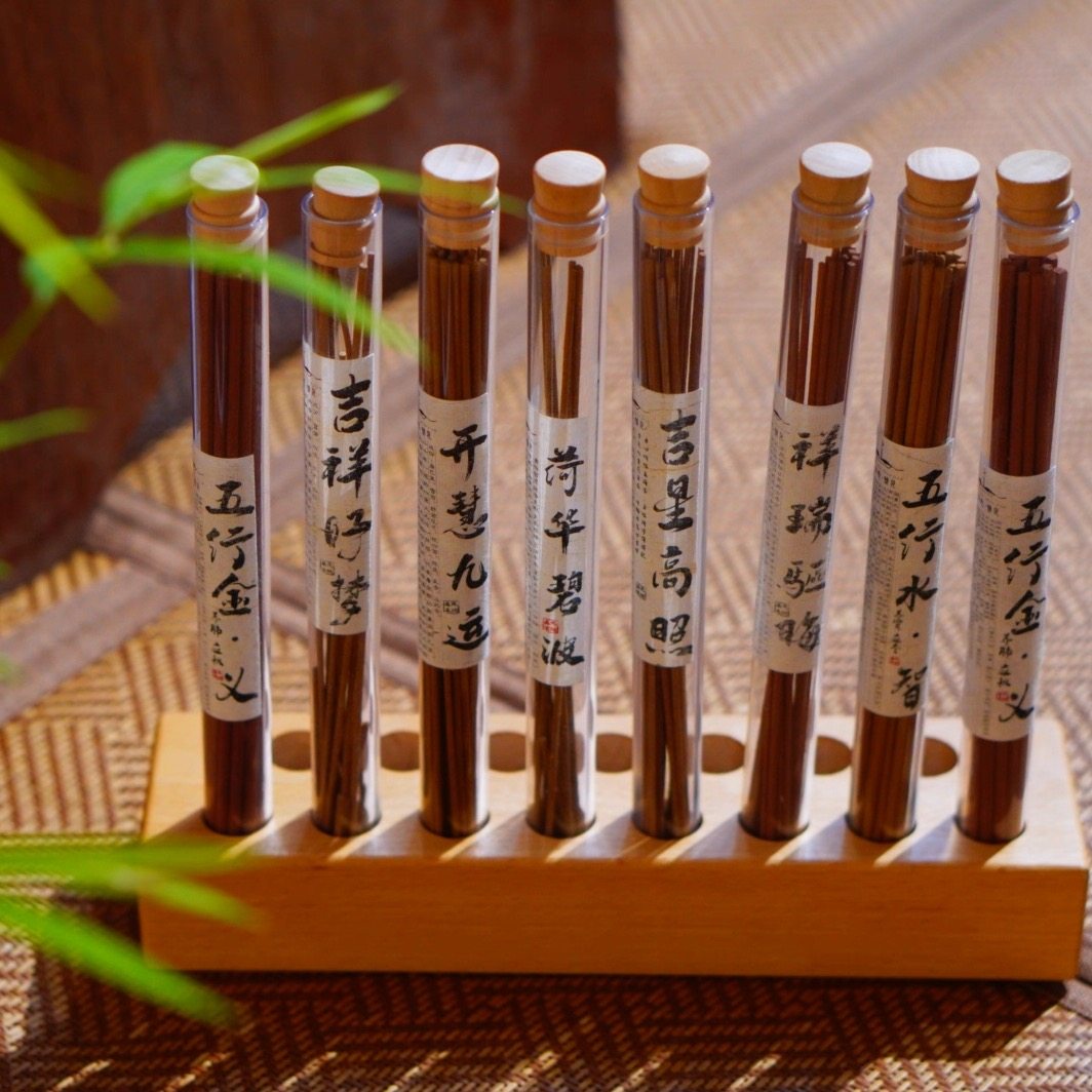 实木收纳香架：雅致承香，为香事添一抹自然意趣