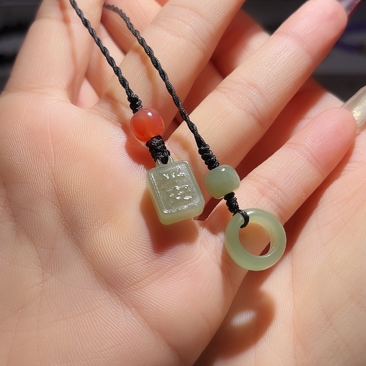 和田玉未镶嵌手机链88888899999