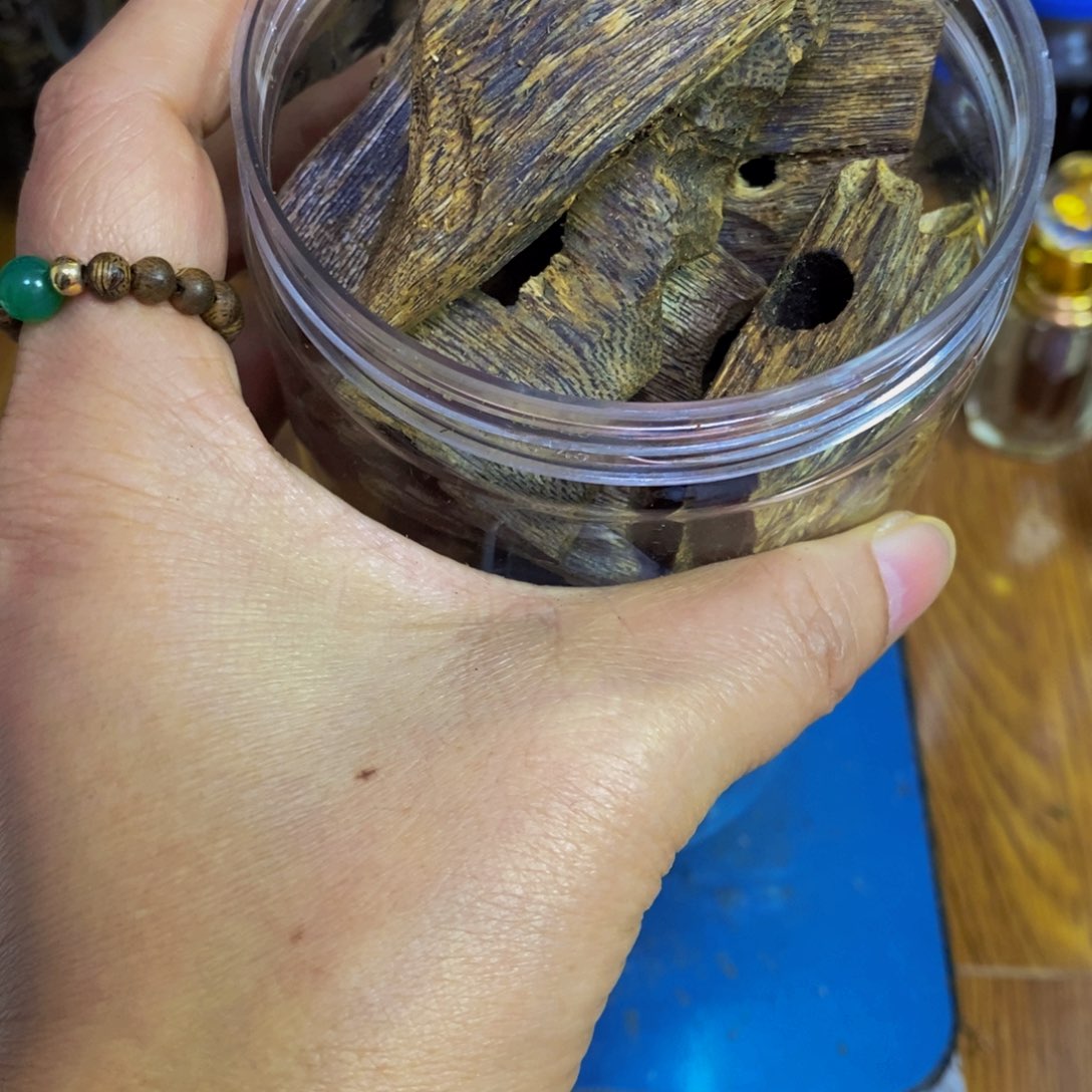 幺***7沉香沉香碎屑糖结213克