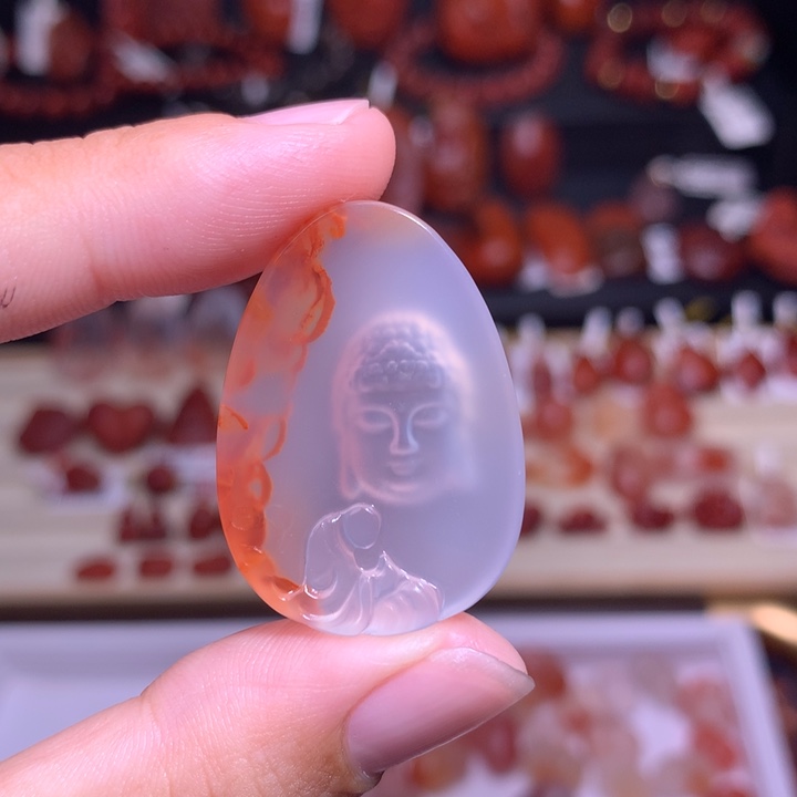 庞***眼南红玛瑙未镶嵌珠宝半成品