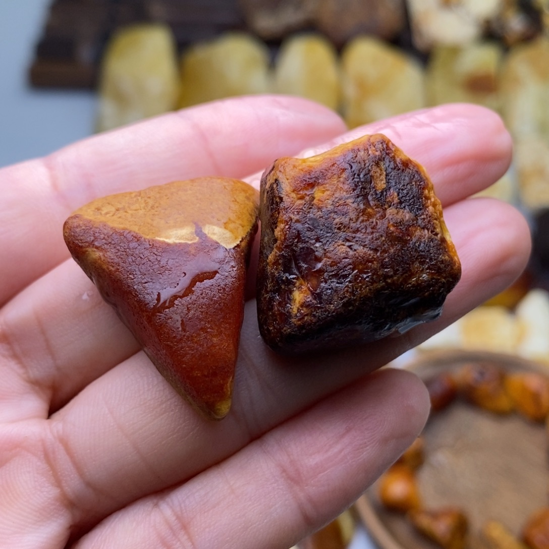 M***o定制琥珀天然蜜蜡乌料