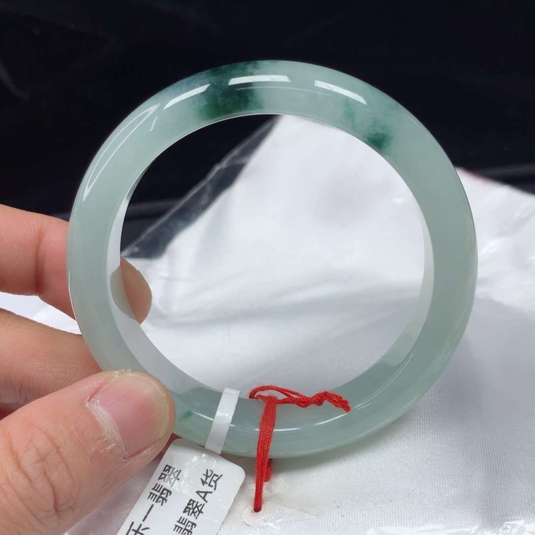 翡翠手镯（圆镯）未镶嵌55.2