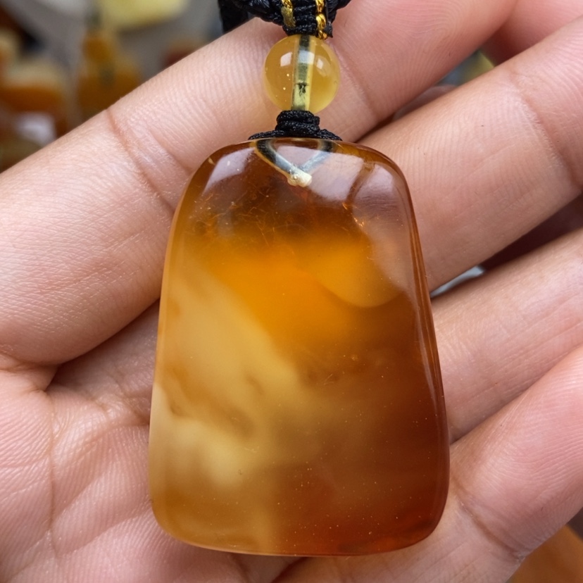 【闪购商品】琥珀颈饰未镶嵌