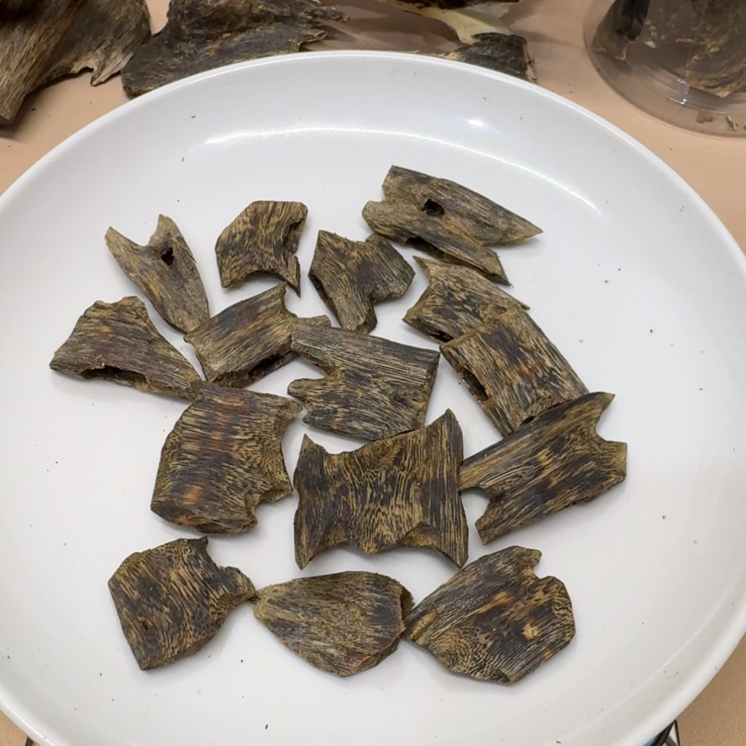 沉香碎屑沉香指天椒高油块料40克