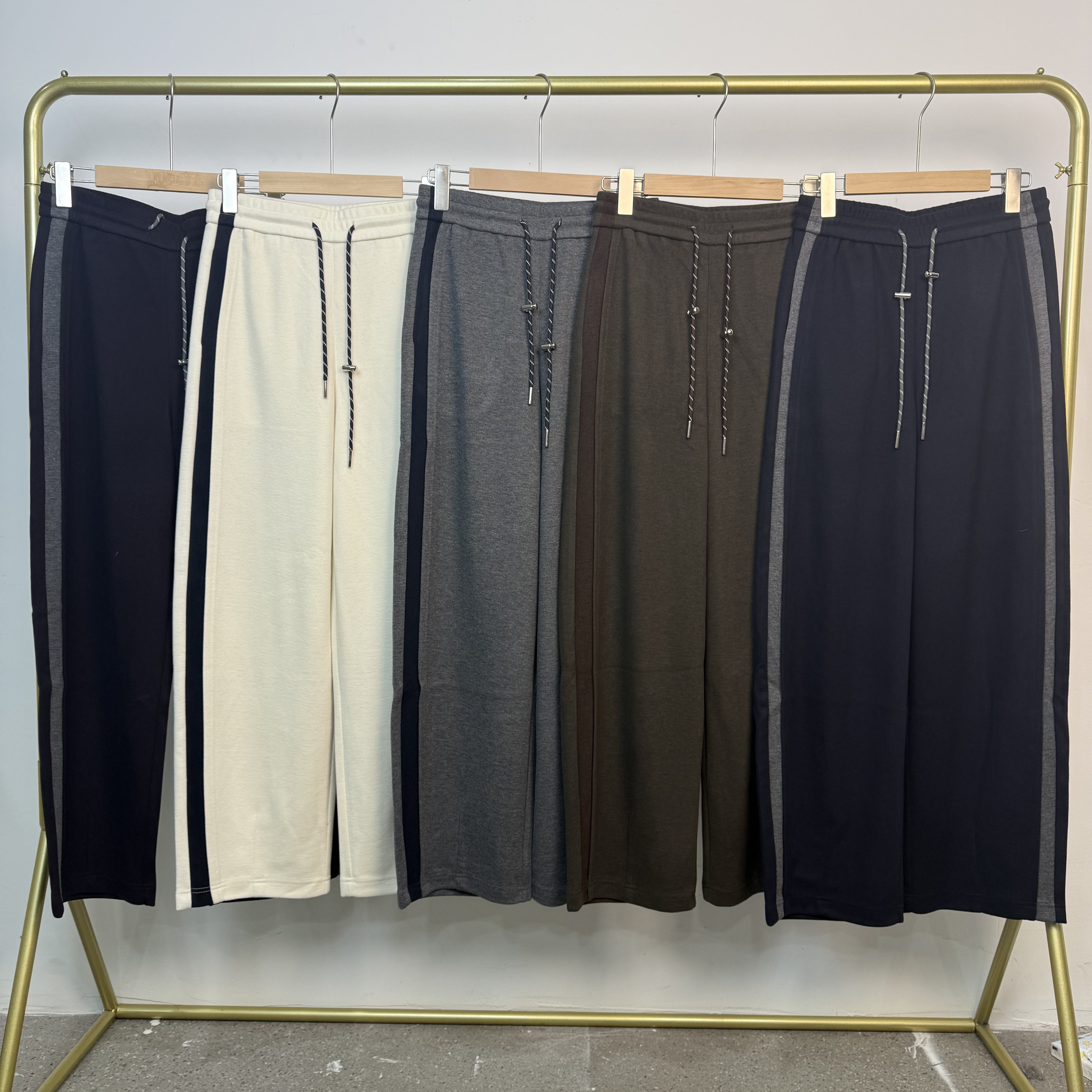 YM001秋冬季加厚百搭条纹抽绳休闲裤