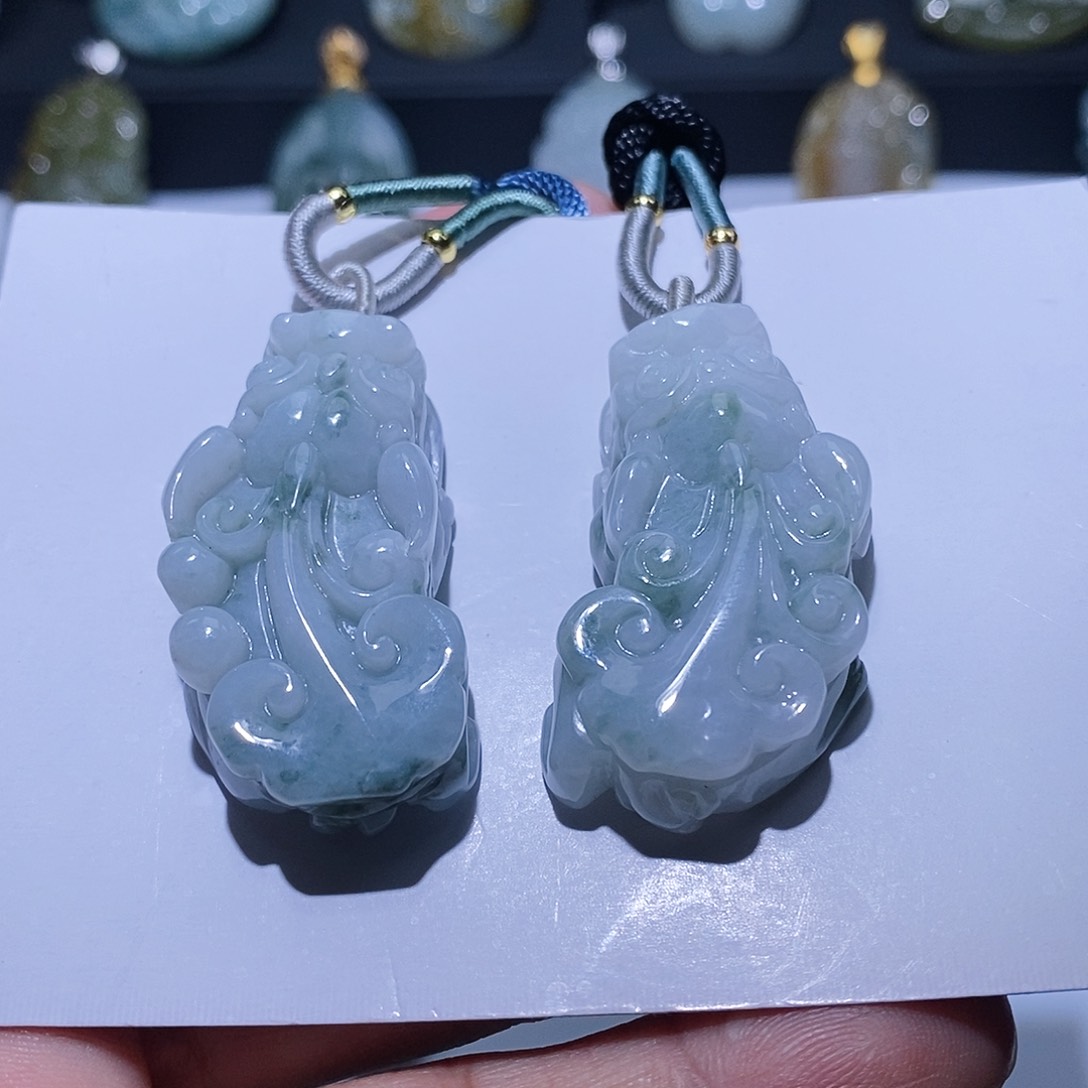 颈饰未镶嵌翡翠挂件