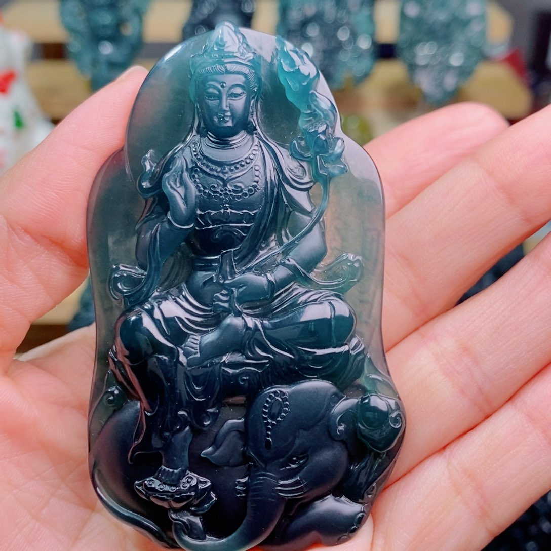 翡翠未镶嵌颈饰久****魁普贤