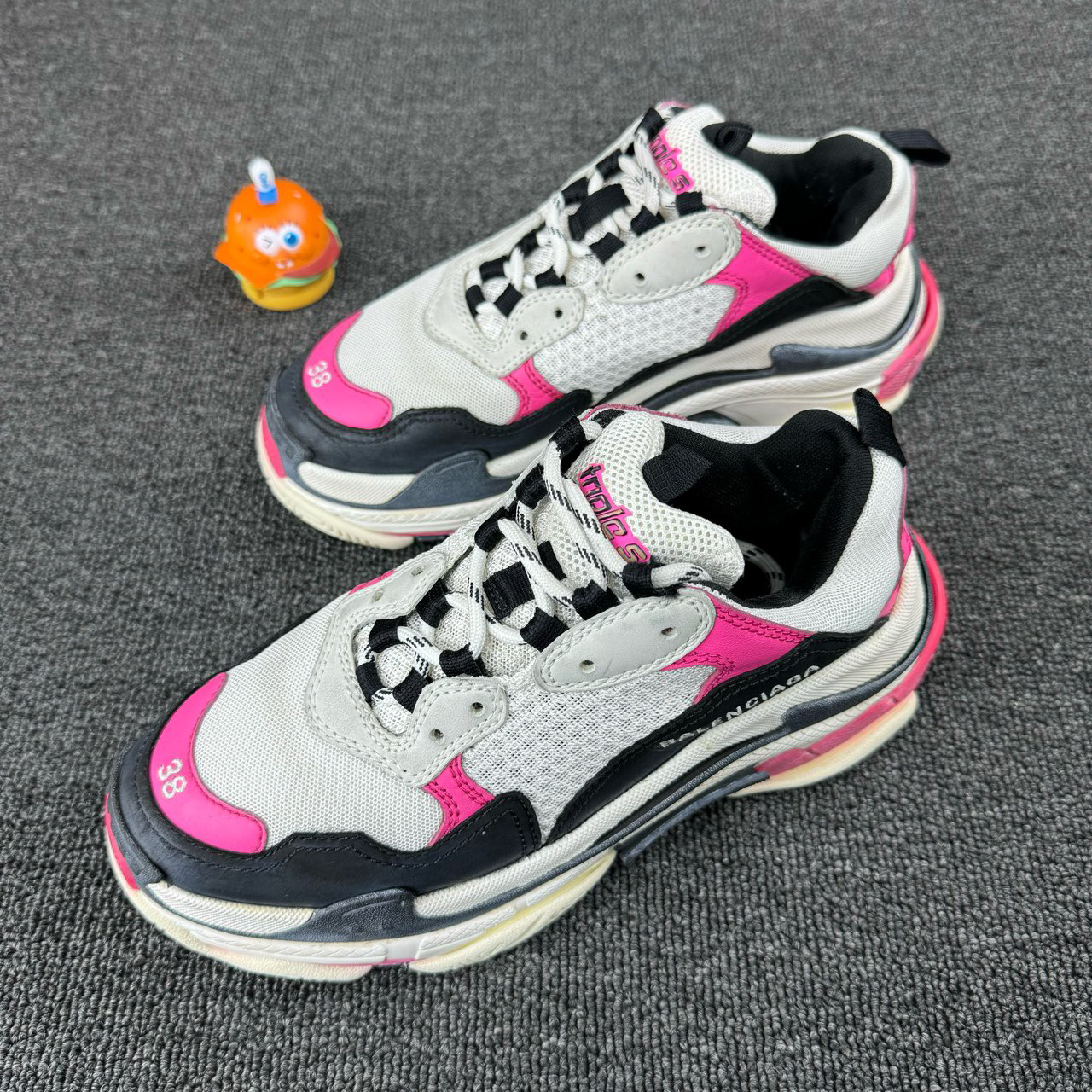 95新 Balenciaga/巴黎世家 Triples白粉 尺码：38码 HB1158