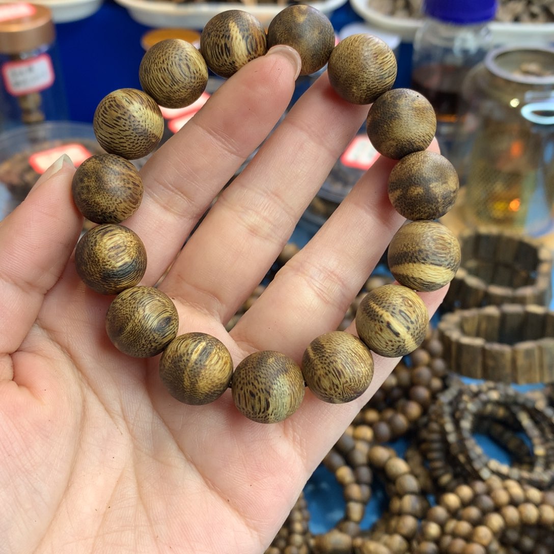 沉香碎屑沉香1.5圆珠单圈，虎斑棋楠