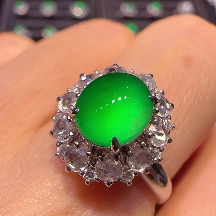 翡翠戒指18K金镶嵌戒指