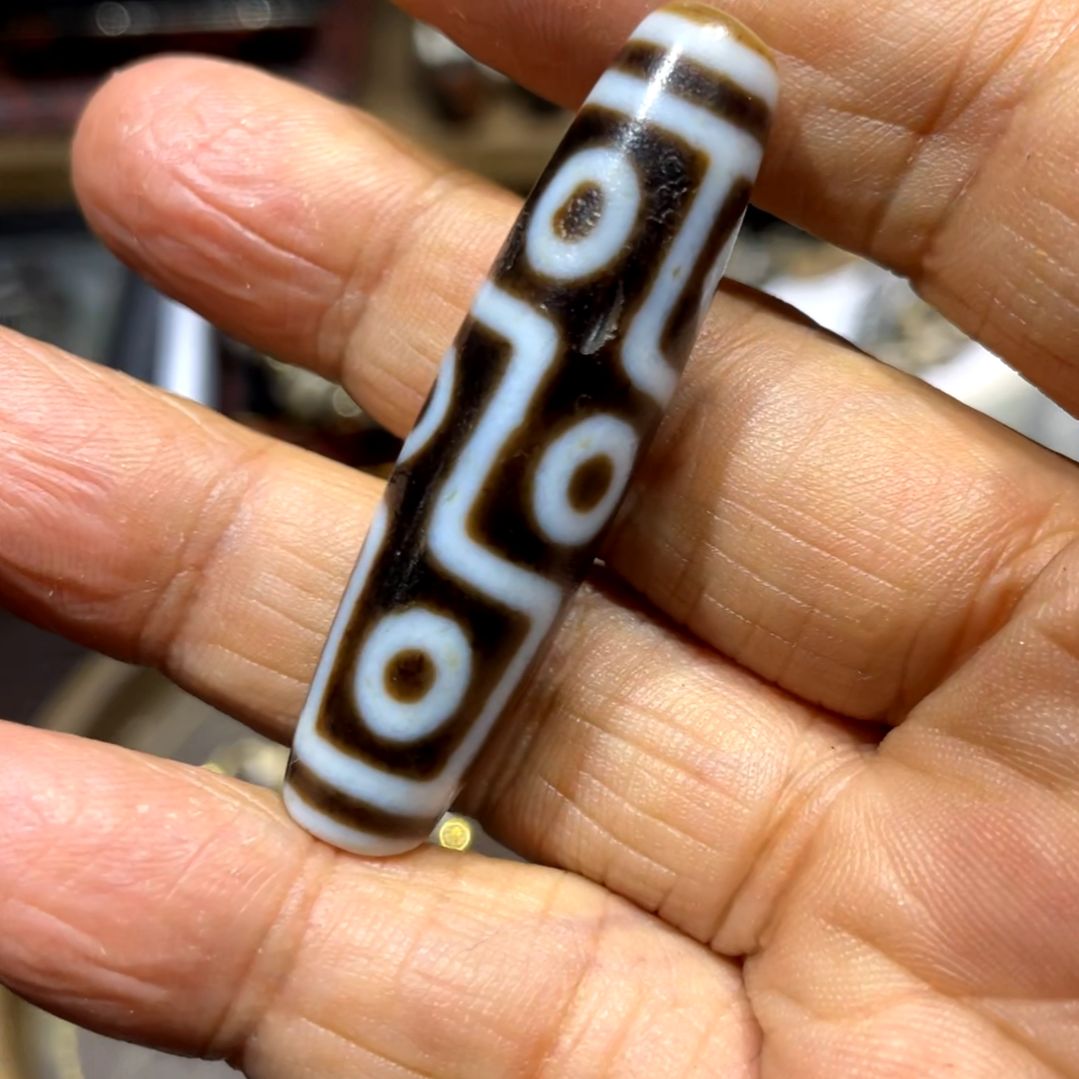 玛瑙/玉髓颈饰未镶嵌？