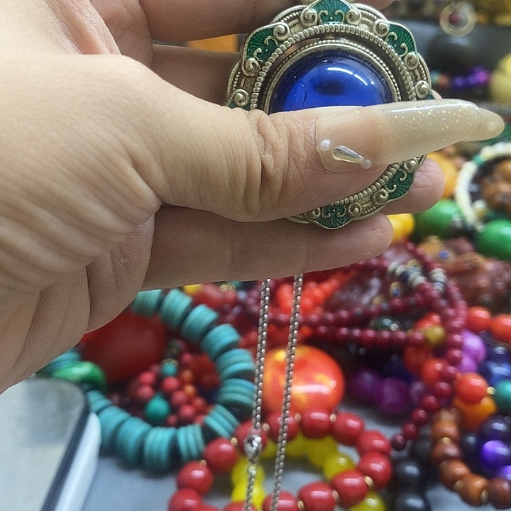 2335588988899878988888