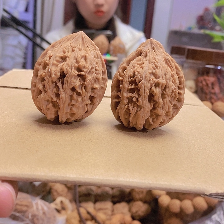 【闪购商品】文玩核桃把件40.5大古石