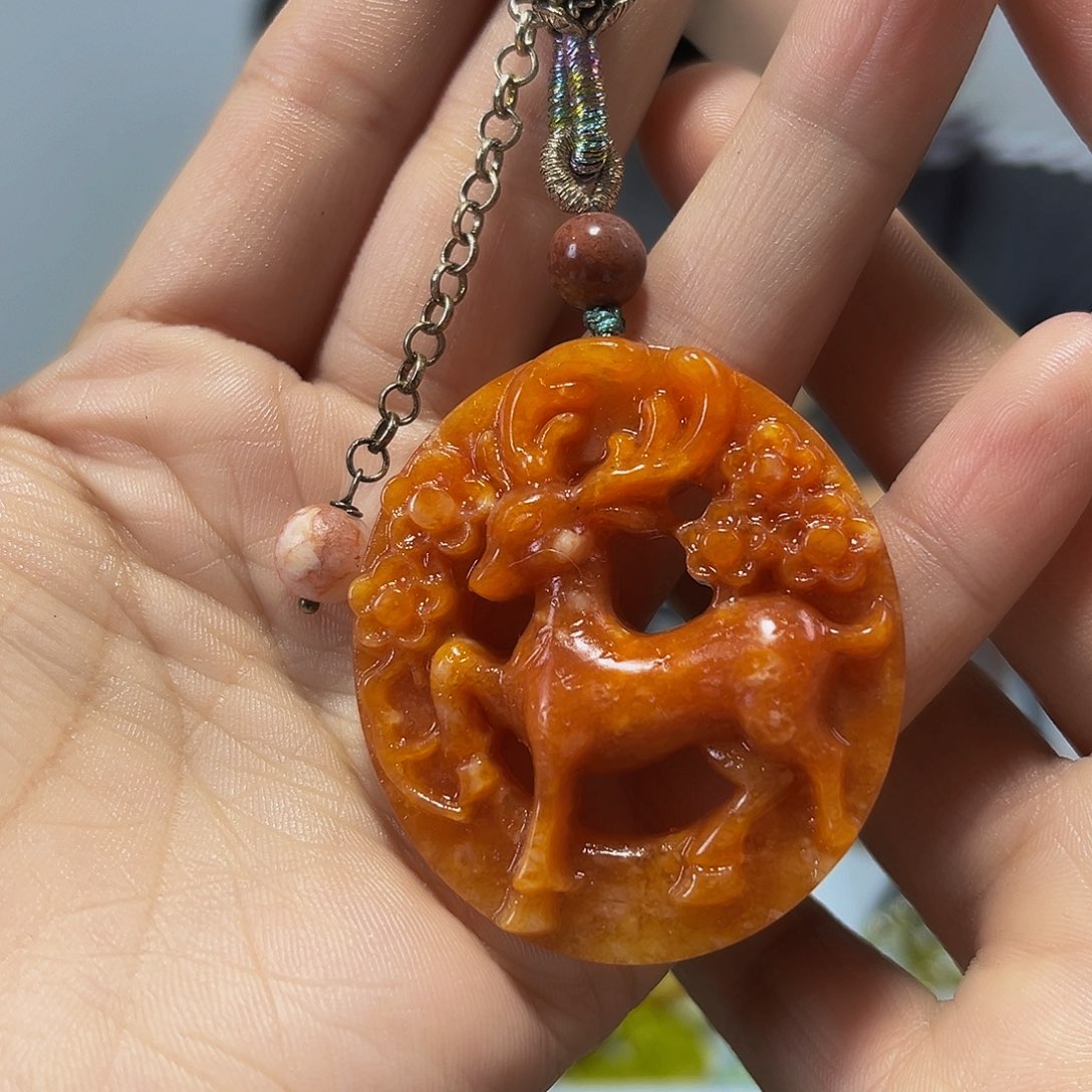 蛇纹石玉未镶嵌颈饰