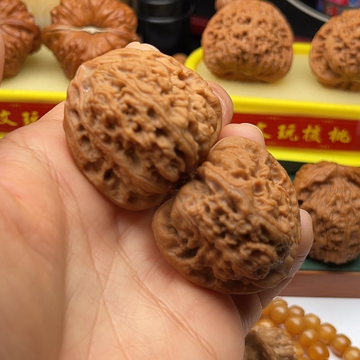 桃核把件39三角南疆石