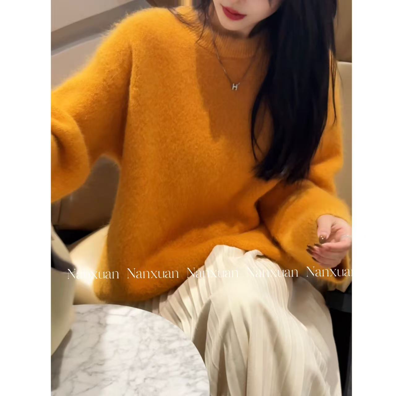 【南萱【调色盘】秋冬季纯色女圆领厚款兔毛毛衣5DZDD10804