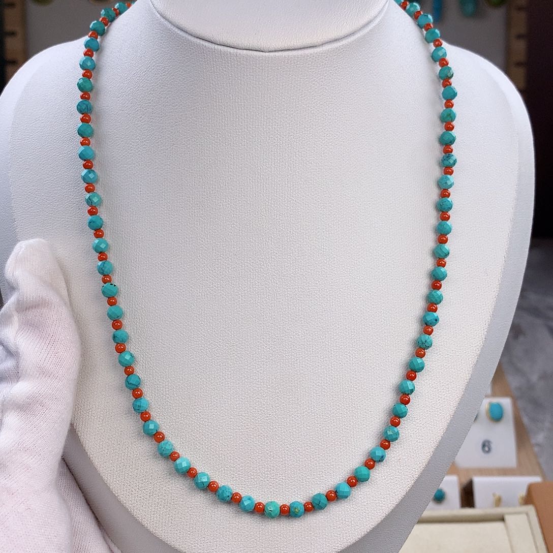 绿松石颈饰未镶嵌