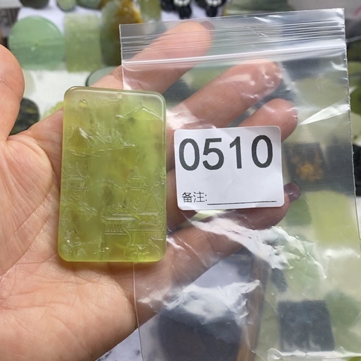 蛇纹石玉颈饰合金冬*