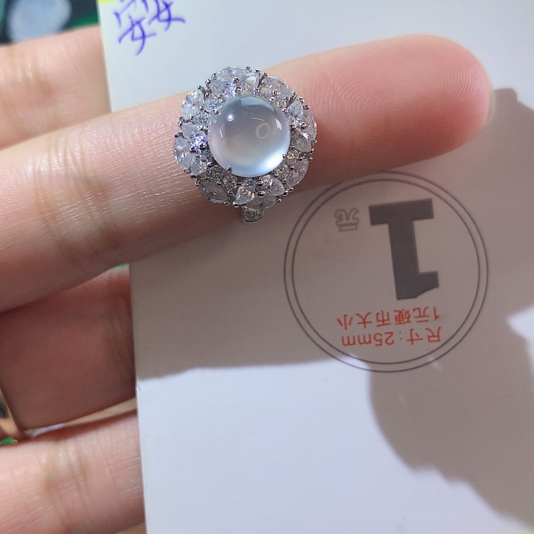 翡翠颈饰未镶嵌天然翡翠高冰戒指