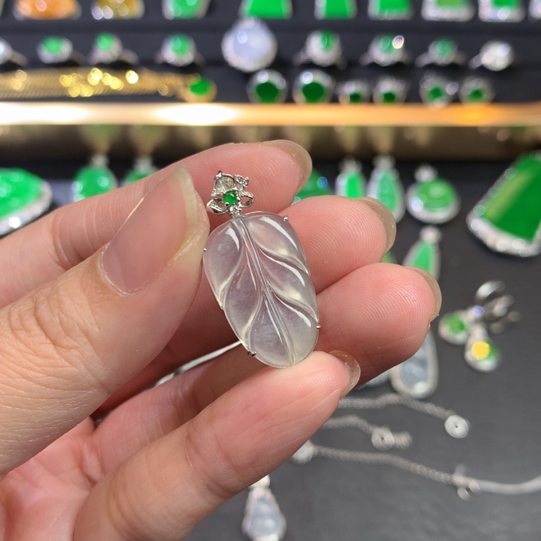 翡翠吊坠(不含链)18K金镶嵌