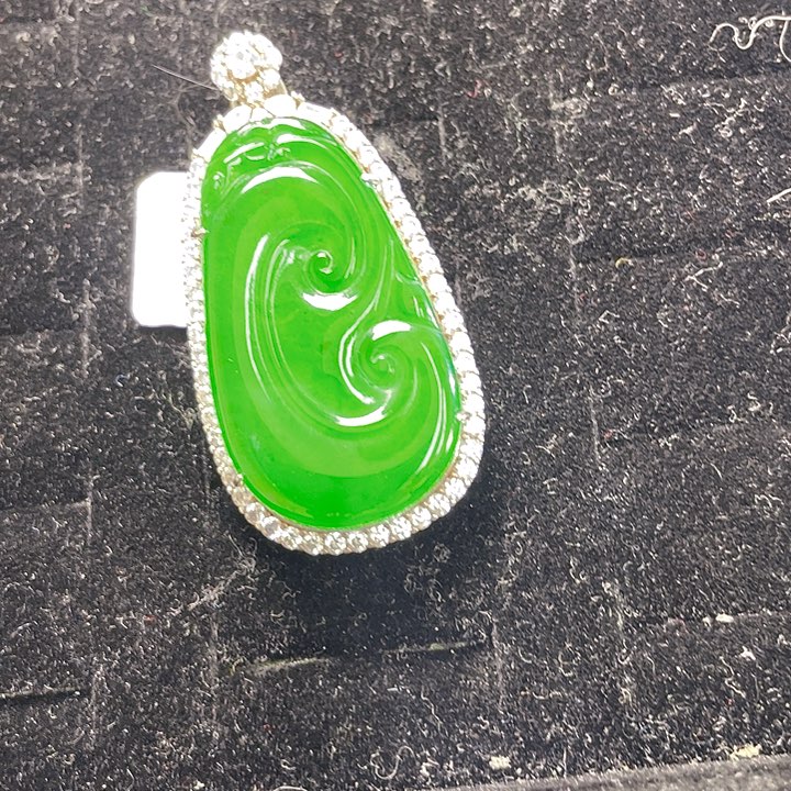 翡翠颈饰未镶嵌58，