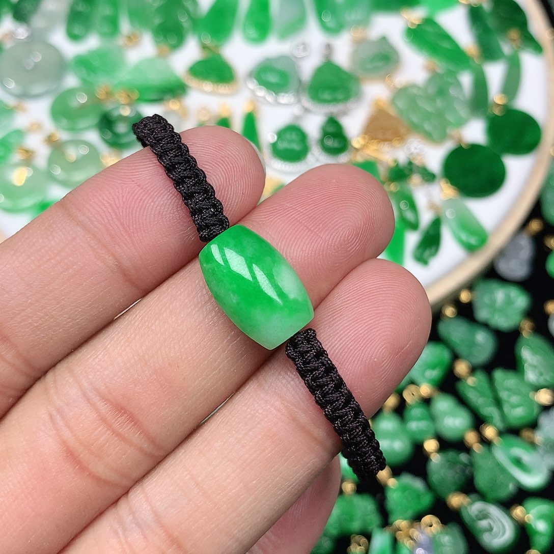 翡翠裸石精美飘阳绿路路通手牌 有内纹