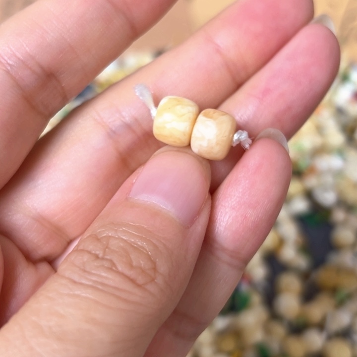 未镶嵌蜜蜡裸石8.5mm一对