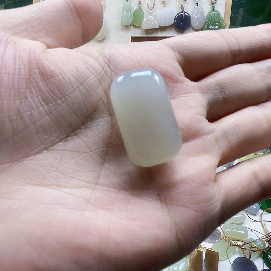 小***糕和田玉未镶嵌吊坠(不含链)