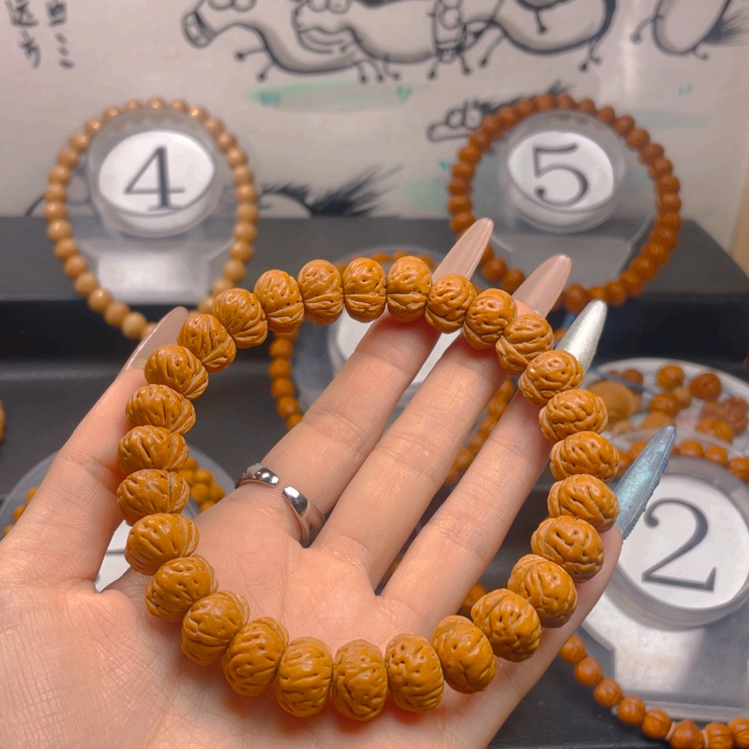 桃核吊坠1.444444444444