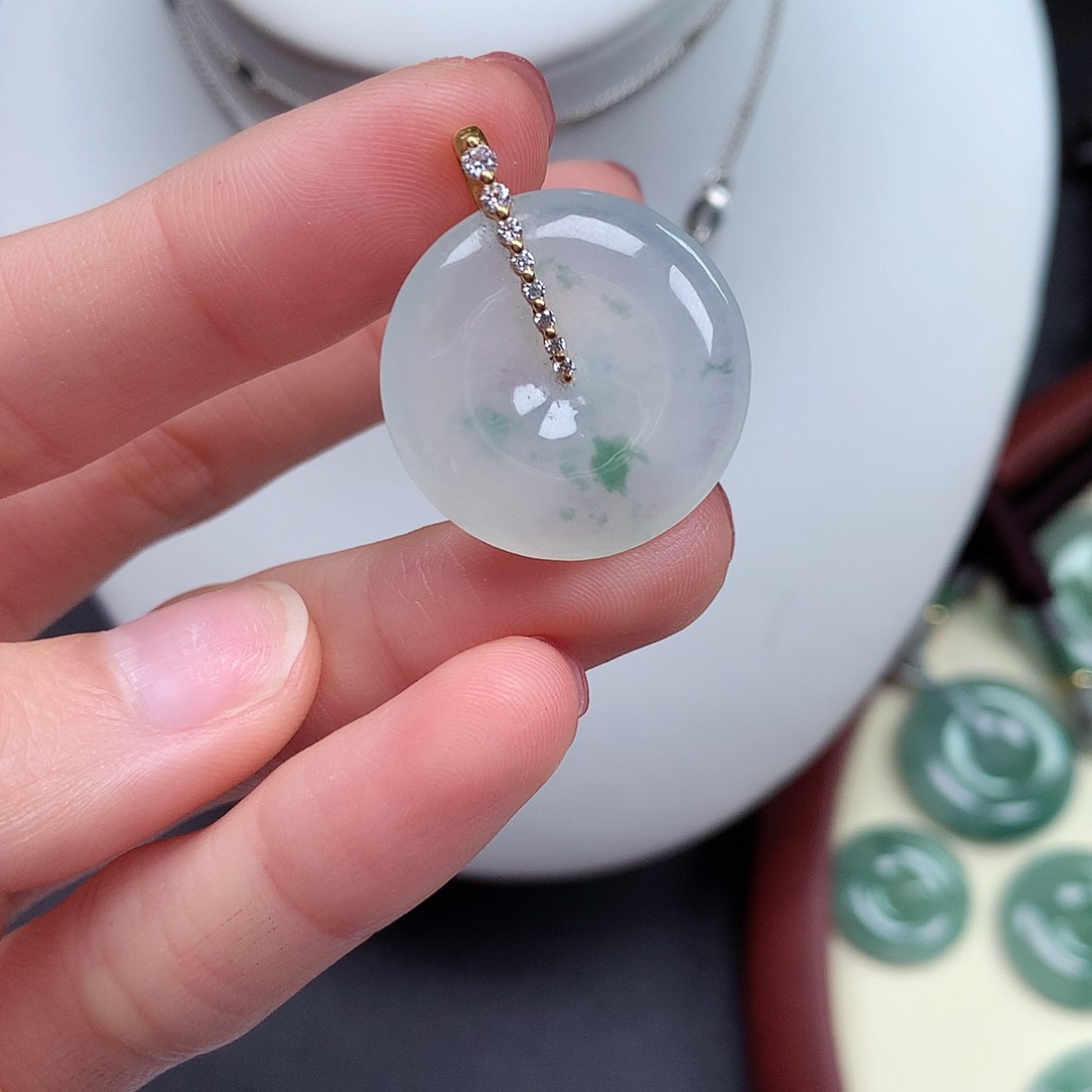 翡翠颈饰18K金镶嵌平安扣