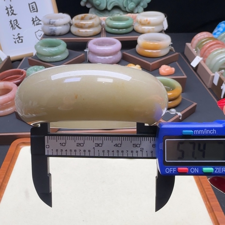 石英岩玉未镶嵌手镯不退不换