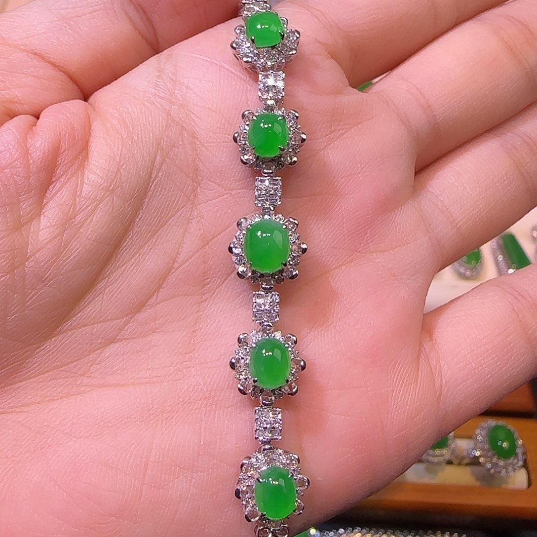 翡翠18K金镶嵌手链