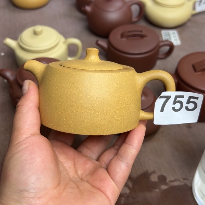 紫砂茶壶^_^黄金段半手工200cc左右瑕疵