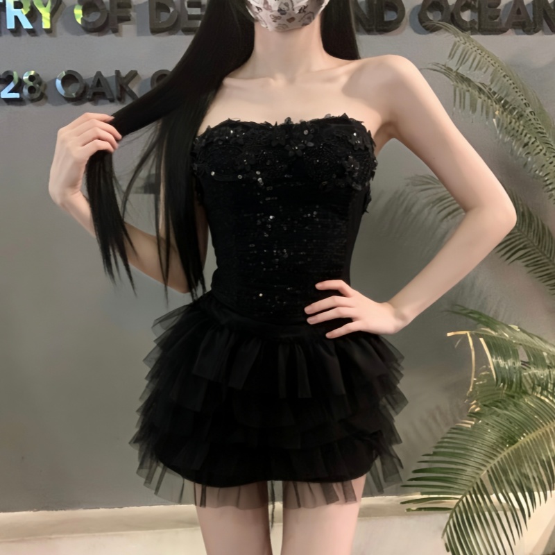 IQCQ纯欲辣妹设计感抹胸修身显瘦上衣蓬蓬网纱蛋糕半身短裙两件套