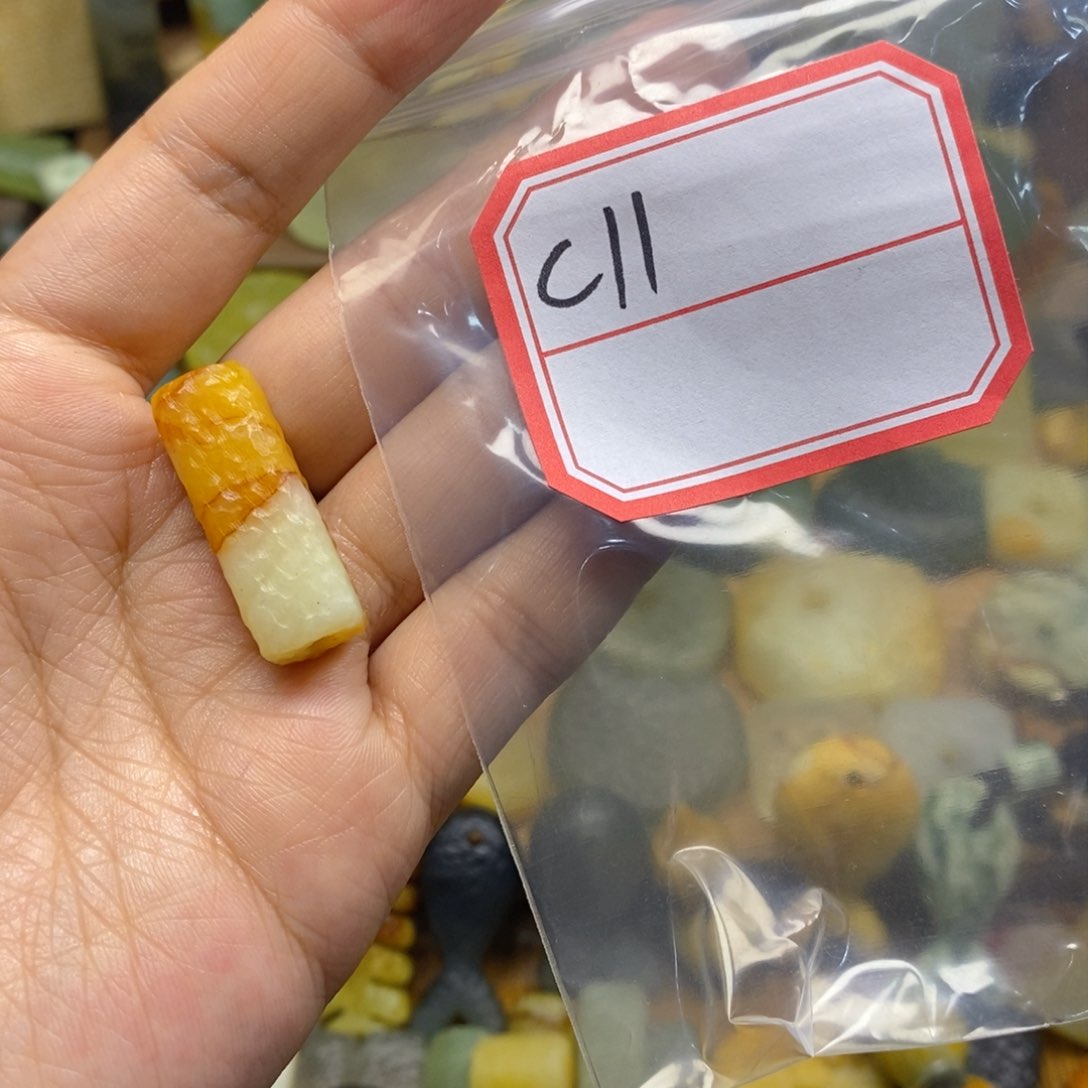 未镶嵌蛇纹石玉颈饰用****2