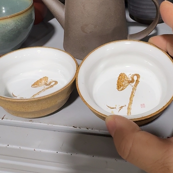 主人杯一个，瓷。。。