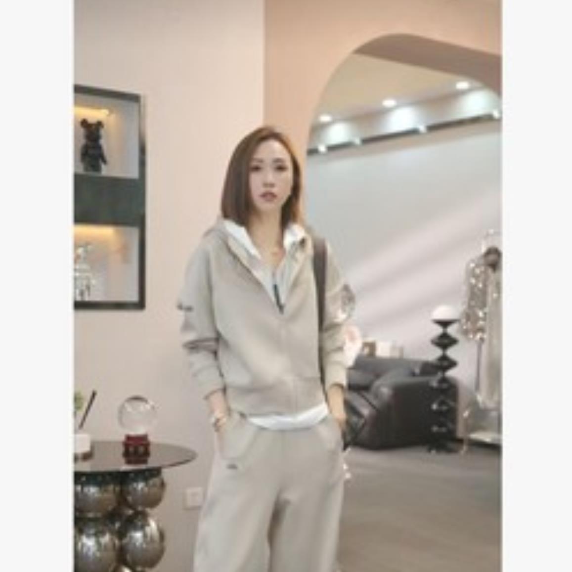 熙薇【春和景明】2025早秋新款时尚休闲百搭连帽外套H5131