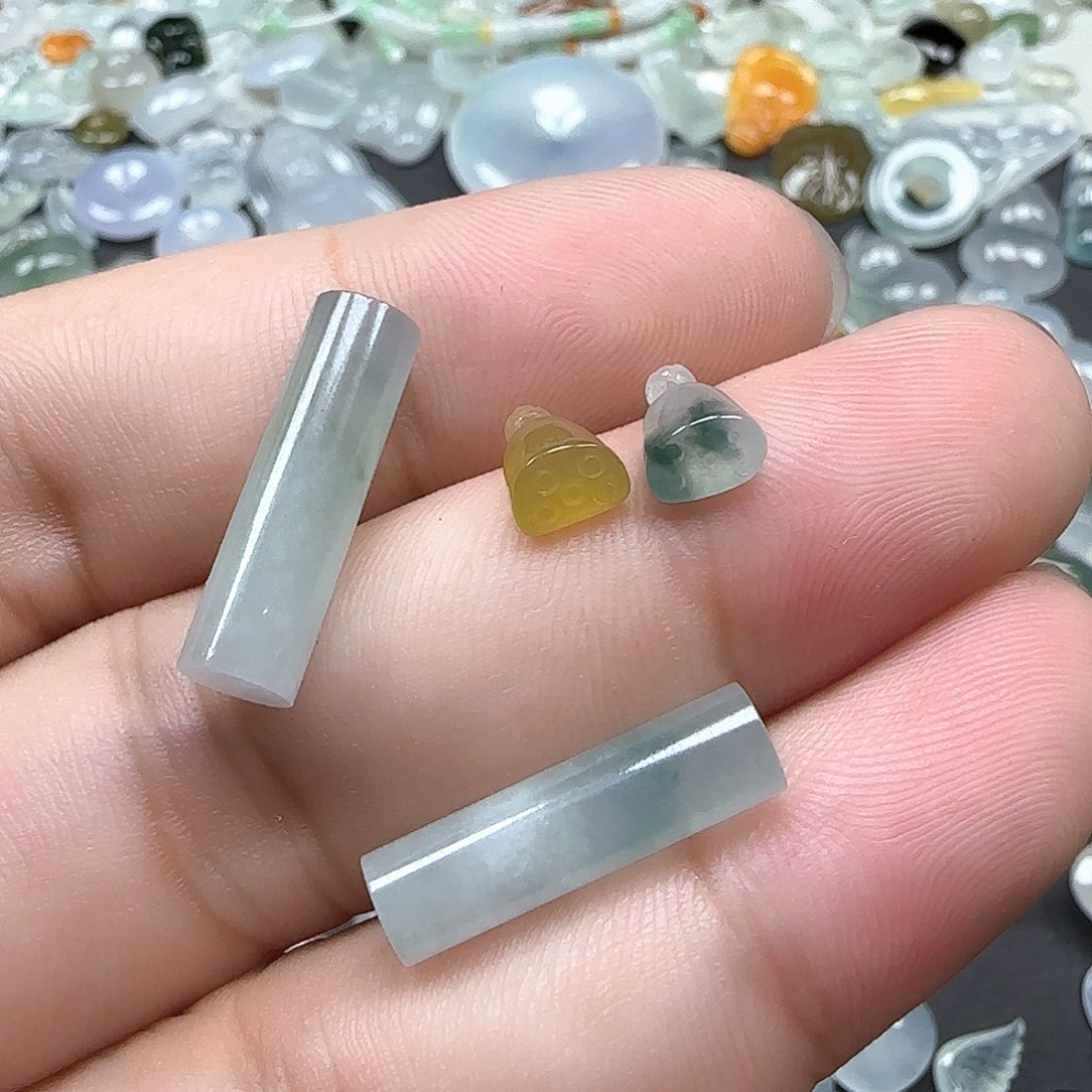 霏***雨定制翡翠未镶嵌翡翠