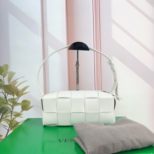 95新/葆蝶家/市场价22000/包包/250213XZ0019