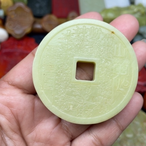 蛇纹石玉颈饰未镶嵌17