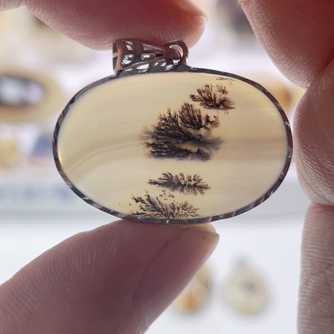 玛瑙/玉髓颈饰未镶嵌