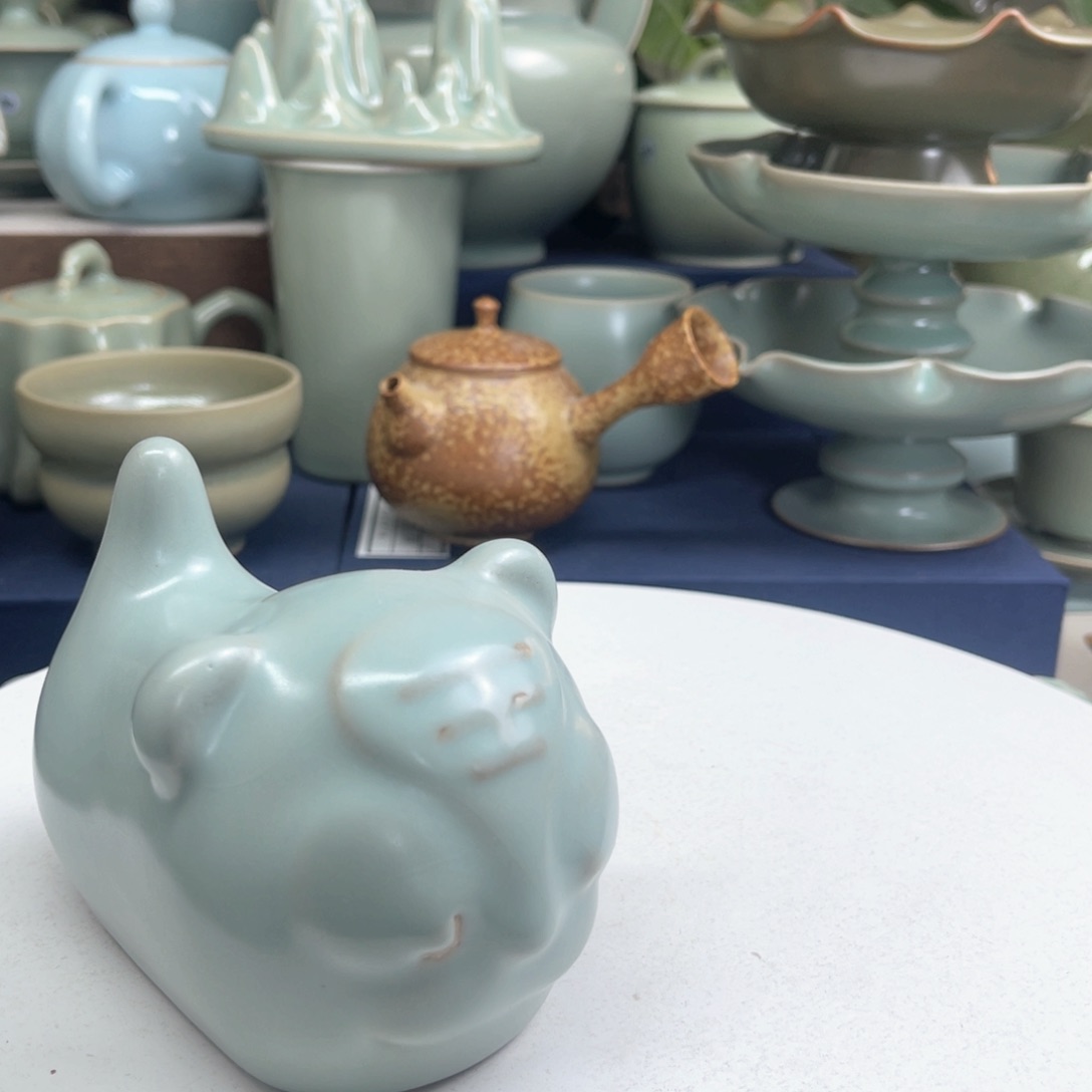 汝州汝瓷虎虎生威大茶宠微瑕