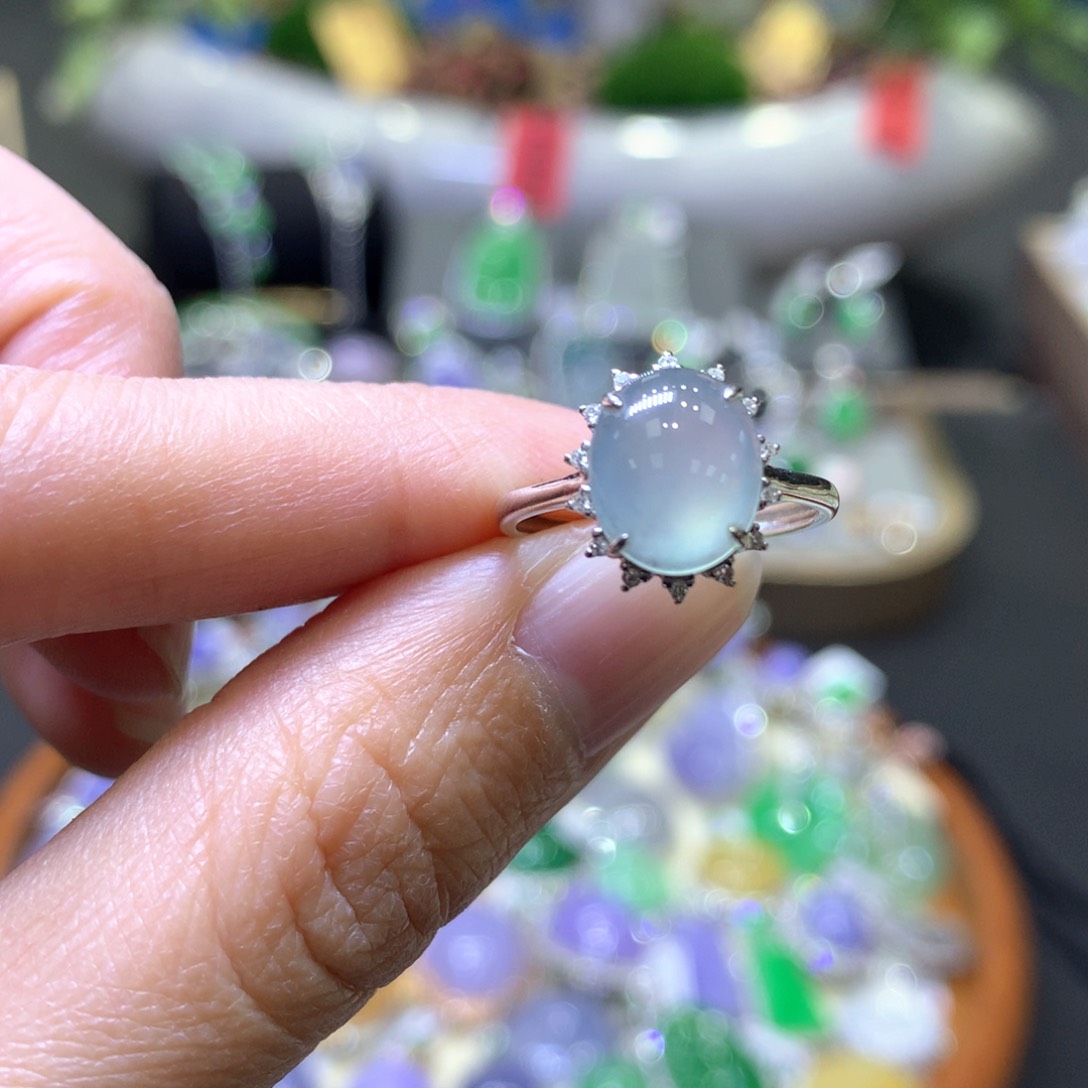 【闪购商品】翡翠颈饰18K金镶嵌翡翠吊坠项链