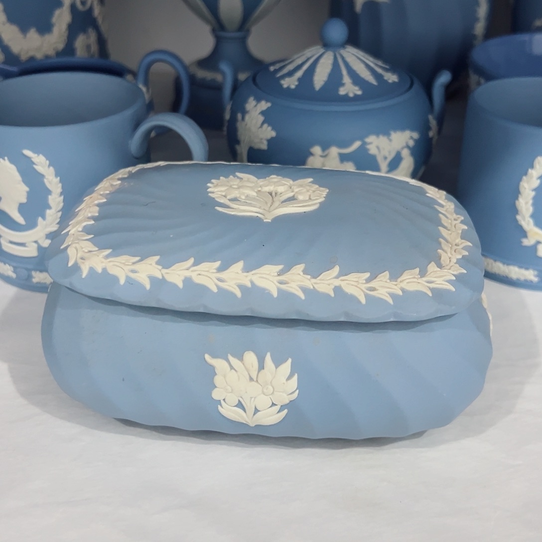 盘女**?中古美物 韦奇伍德