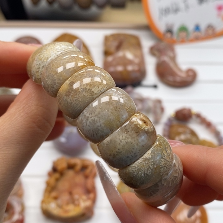 硅化玉手串未镶嵌