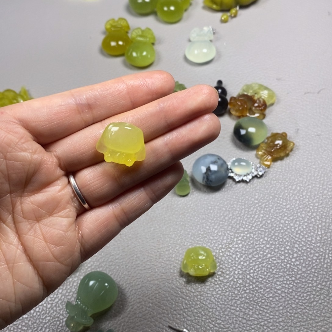 蛇纹石玉未镶嵌挂件耳饰耳环项链