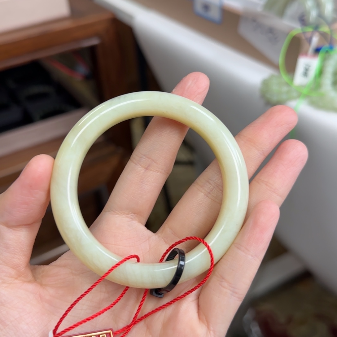 和田玉未镶嵌手镯55