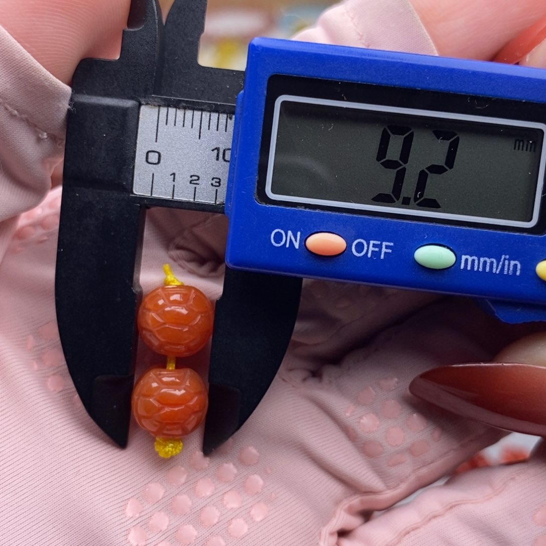 南红玛瑙配饰未镶嵌富甲一方 瑕疵