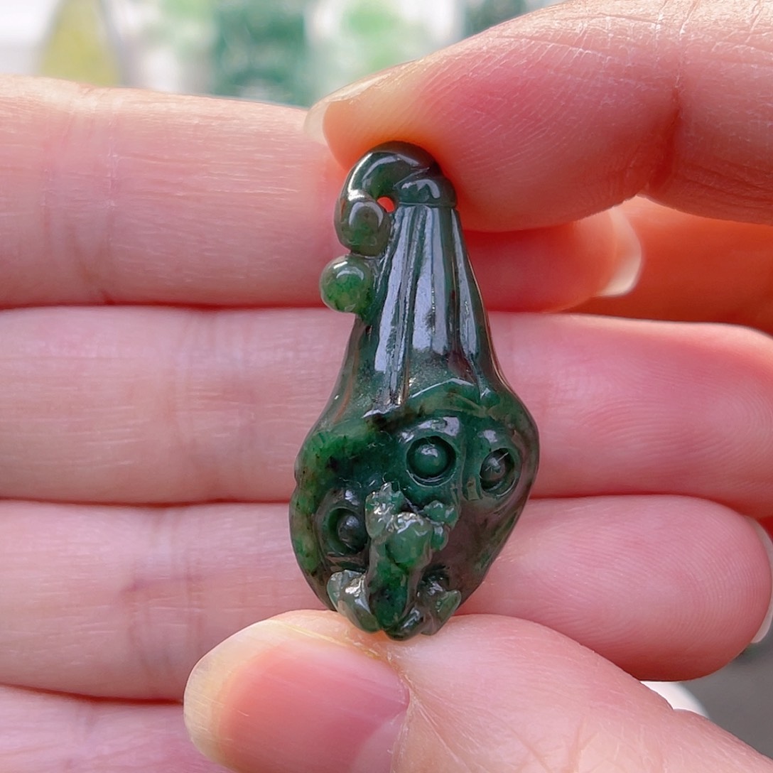 独山玉颈饰未镶嵌