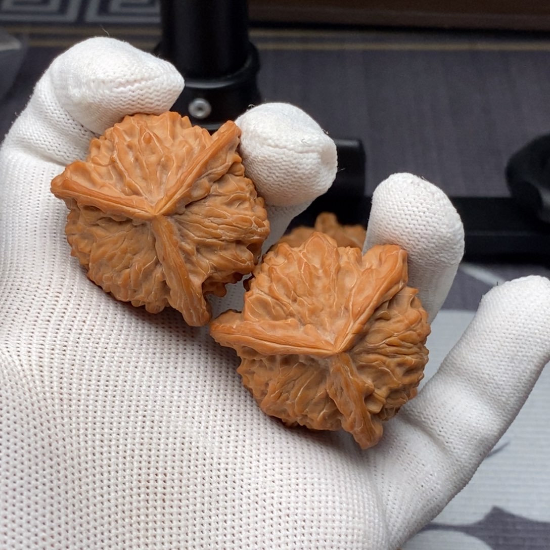 文玩核桃把件全品40盘山三棱奔